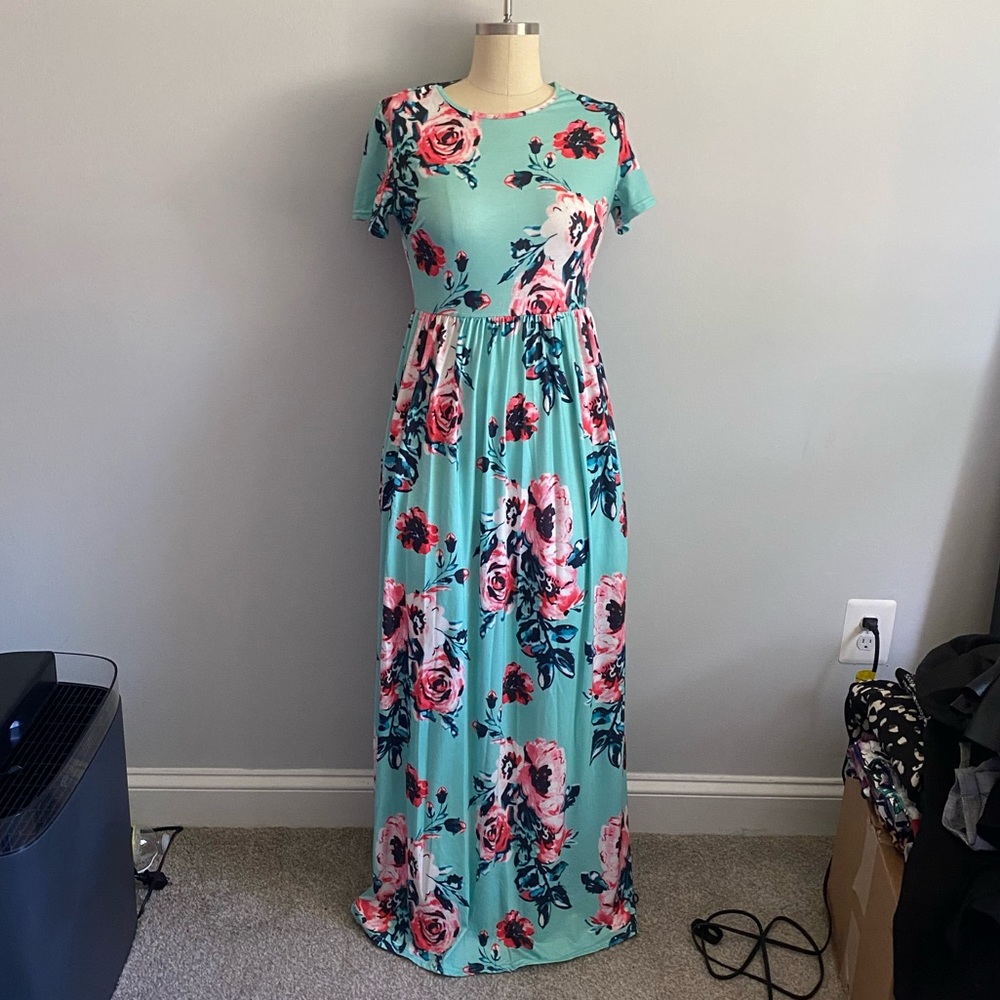 NEVER WORN Empire Floral Aqua Maxi Dress with Pockets, Size Small